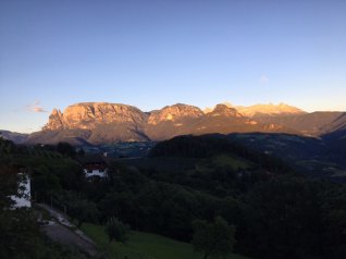 Sonnenuntergang von Unterinn auf die Dolomiten